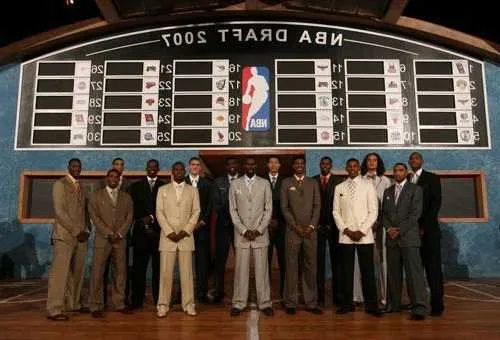 2007年NBA选秀名单及其影响-第2张图片-www.211178.com_果博福布斯